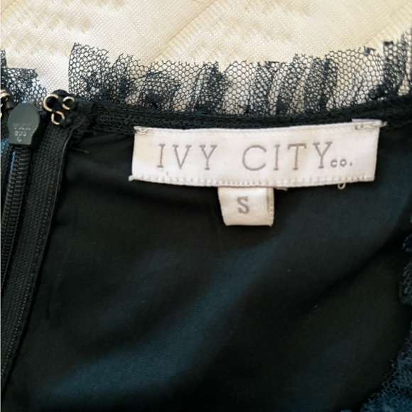 Ivy City Co Elegant Dark Green Tiered Maxi Dress - Picture 4 of 8